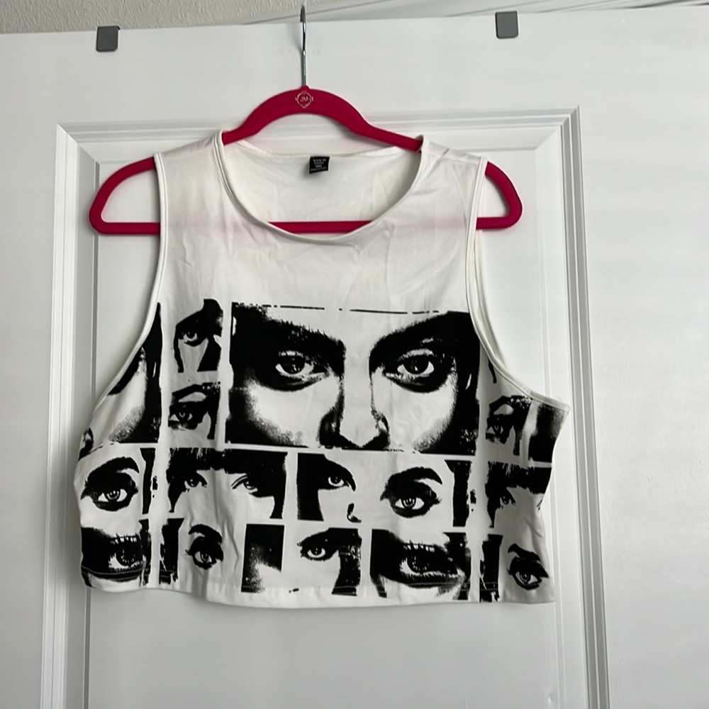 SHEIN NWOT GRAPHIC TANK TOP👚